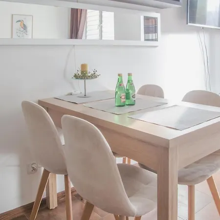 Διαμέρισμα Al-dom Poleska 4d, 600 M Do Plazy W Spokojnej Okolicy *