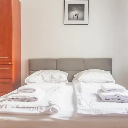 Al-dom Poleska 4d, 600 M Do Plazy W Spokojnej Okolicy